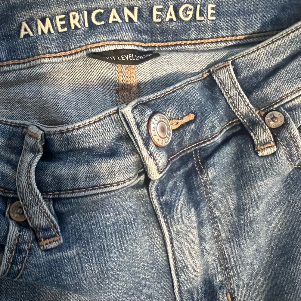 American Eagle Outfitters Low Rise Flare Next Level Stretch Size 0 Short